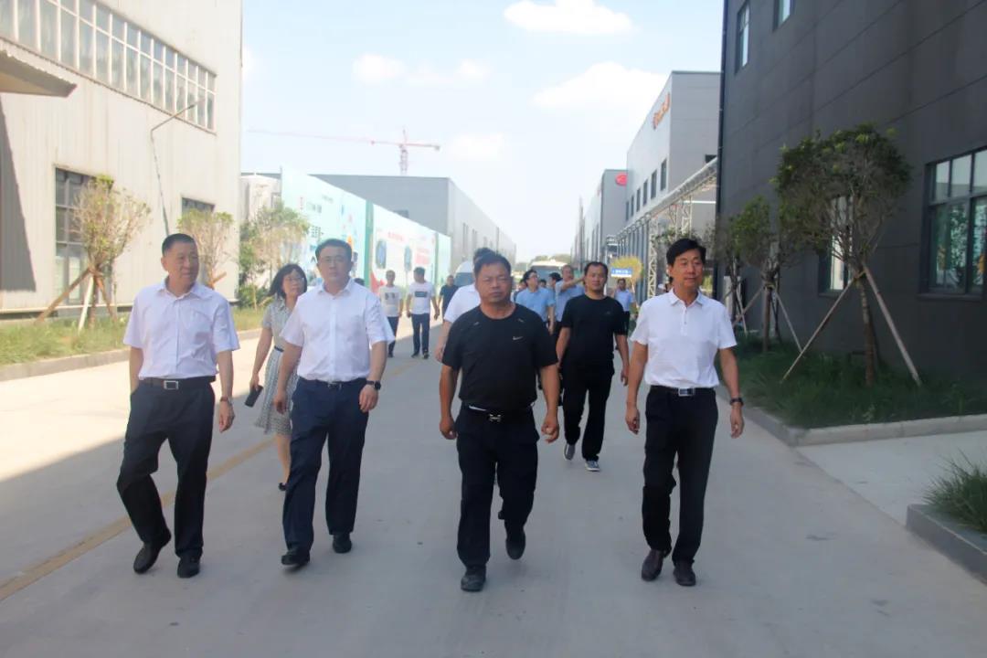 省發(fā)改委領(lǐng)導(dǎo)至液壓科技產(chǎn)業(yè)園進行調(diào)研
