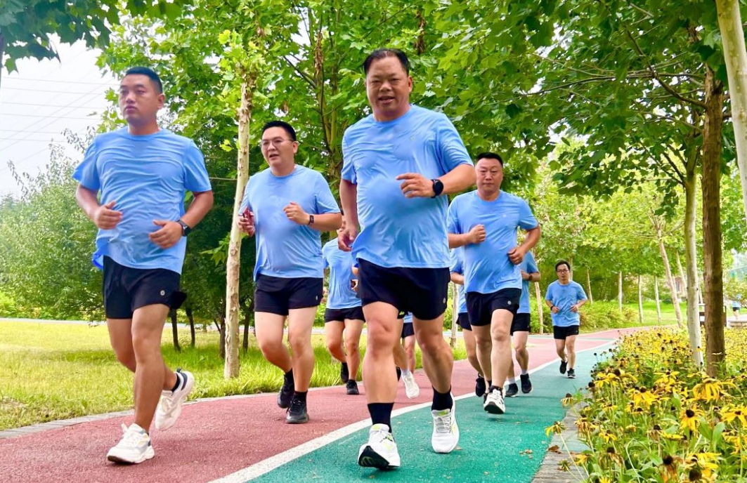 揚(yáng)奧運(yùn)精神 享樂跑人生 | 利通科技快樂跑團(tuán)為中國力量喝彩，為奧運(yùn)健兒加油